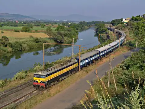 What are  the services offered on Railone App?