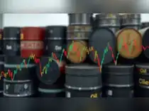Oil falls on signs of weak US demand ahead of key jobs report