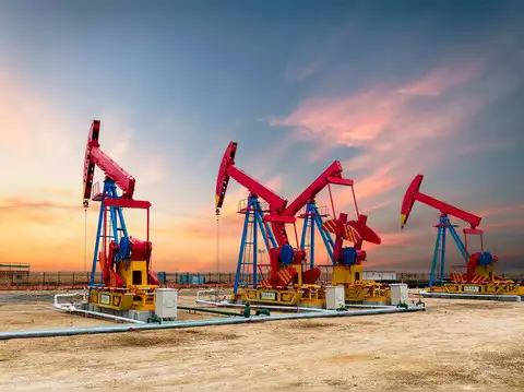 Oil Price Dip Fuels Gulf Borrowing