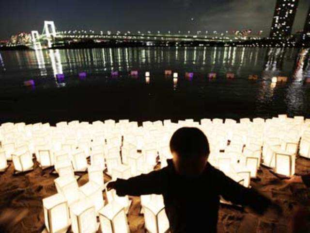 Lanterns at the Tokyo Bay
