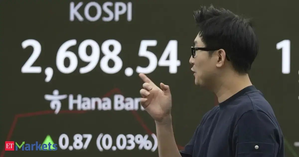 Asian shares open cautiously on tariff angst