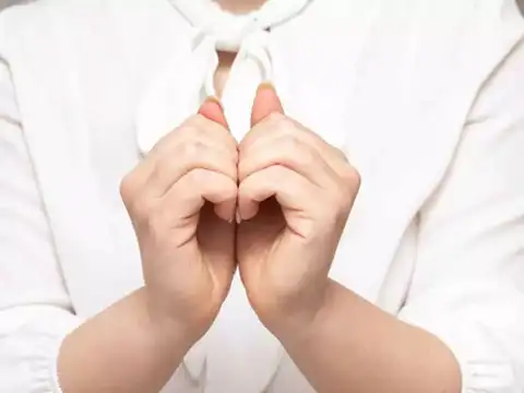 Balayam Yoga (Rubbing Nails)