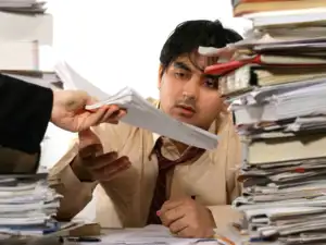 'I do 70% of my team’s work': Employee calls out boss for dismissing work overload. Internet couldn’t relate more