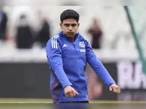 India resumes bid to beat England in second test after rain delay