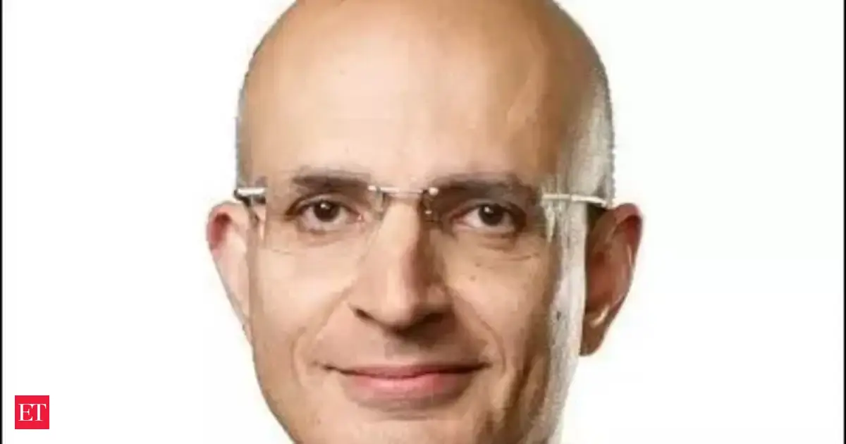 Who is Sabih Khan, the Indian-origin executive named Apple’s new chief operating officer?