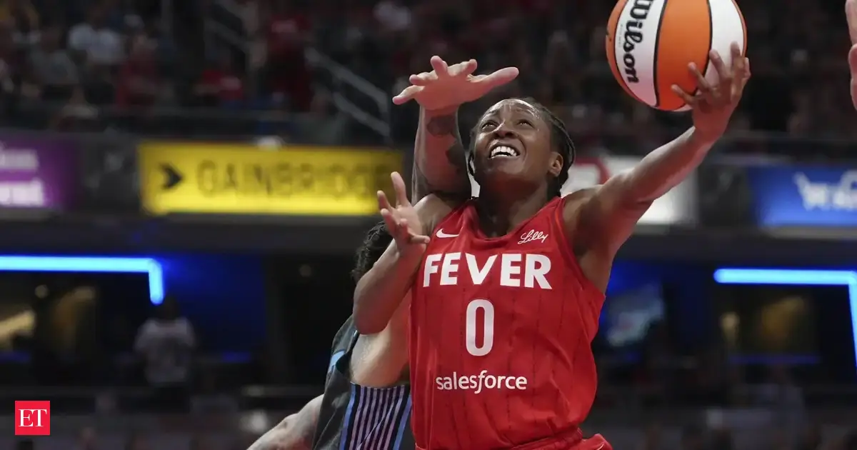 Kelsey Mitchell powers Fever past Dream despite Jordin Canada’s career-high 30