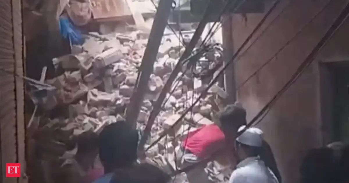 Delhi: 4-storey building collapses; two dead while eight others injured - The Economic Times