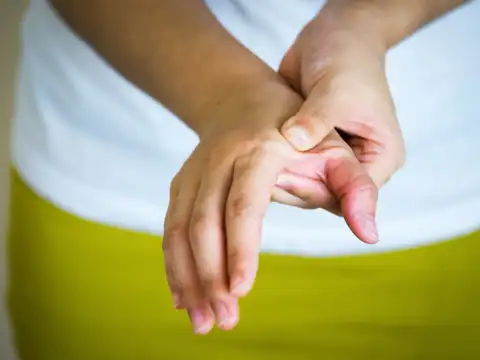 Sensitivity to touch and temperature