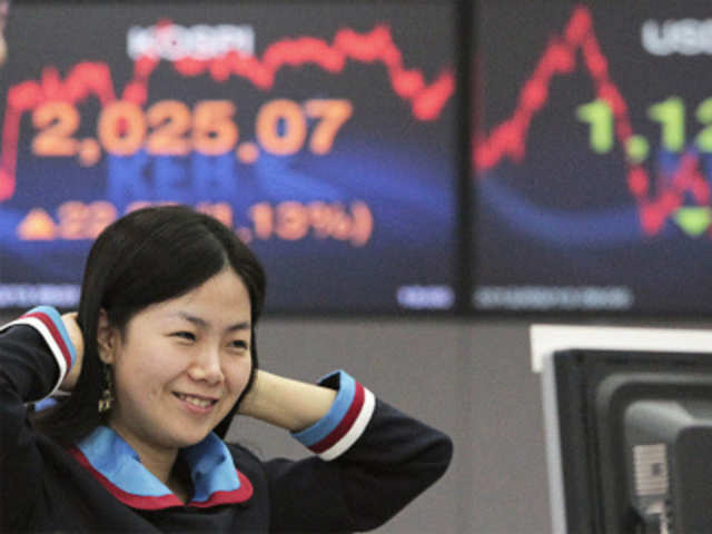 A currency trader in Seol
