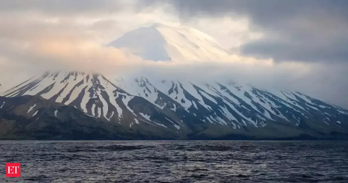 Alaska earthquake prompts tsunami warning; later cancelled after minor impact