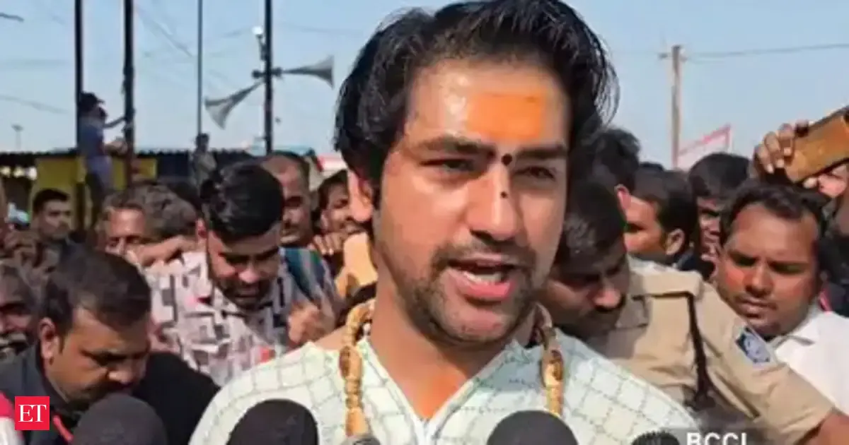 "Bhoot pishach.." Hanuman Chalisa recited inside UK Parliament during Bageshwar Dham Baba’s visit, watch video