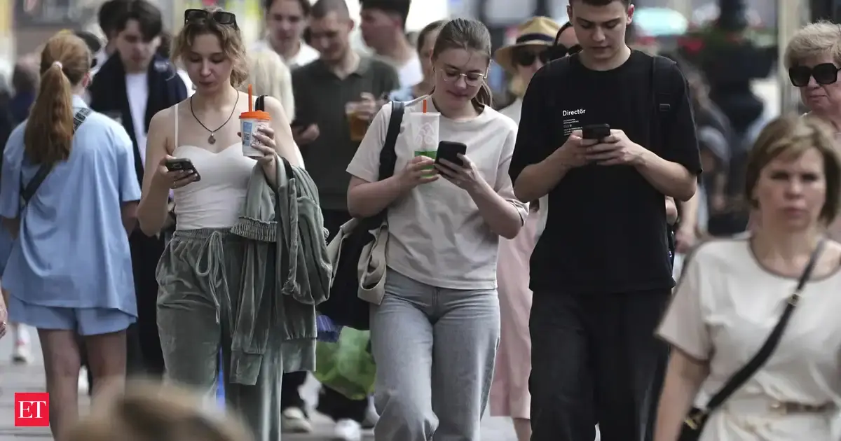 Shutdowns of cellphone internet links sweep Russia, further limiting already-stifled net freedom