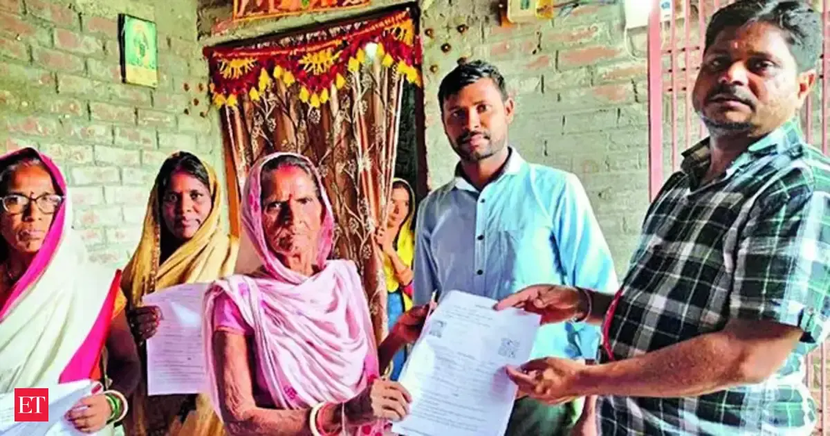 ECI firm on Aadhaar, ration card exclusion ahead of Supreme Court hearing on Bihar voter revision