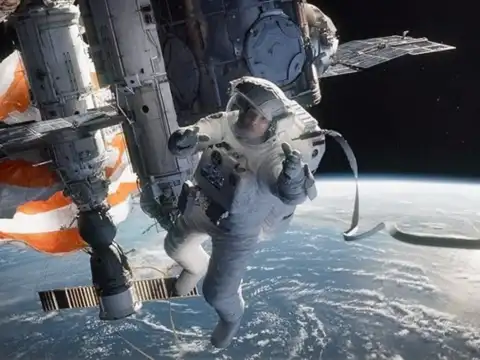 Gravity (2013)