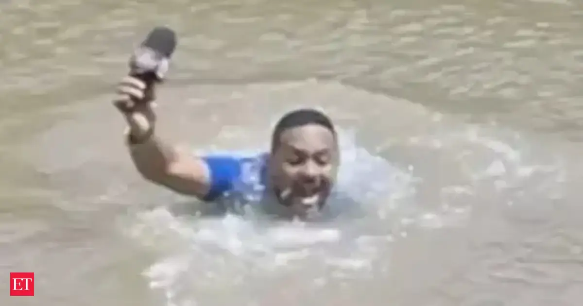 Chilling Moment Reporter Unknowingly Steps On Missing Girl S Body While