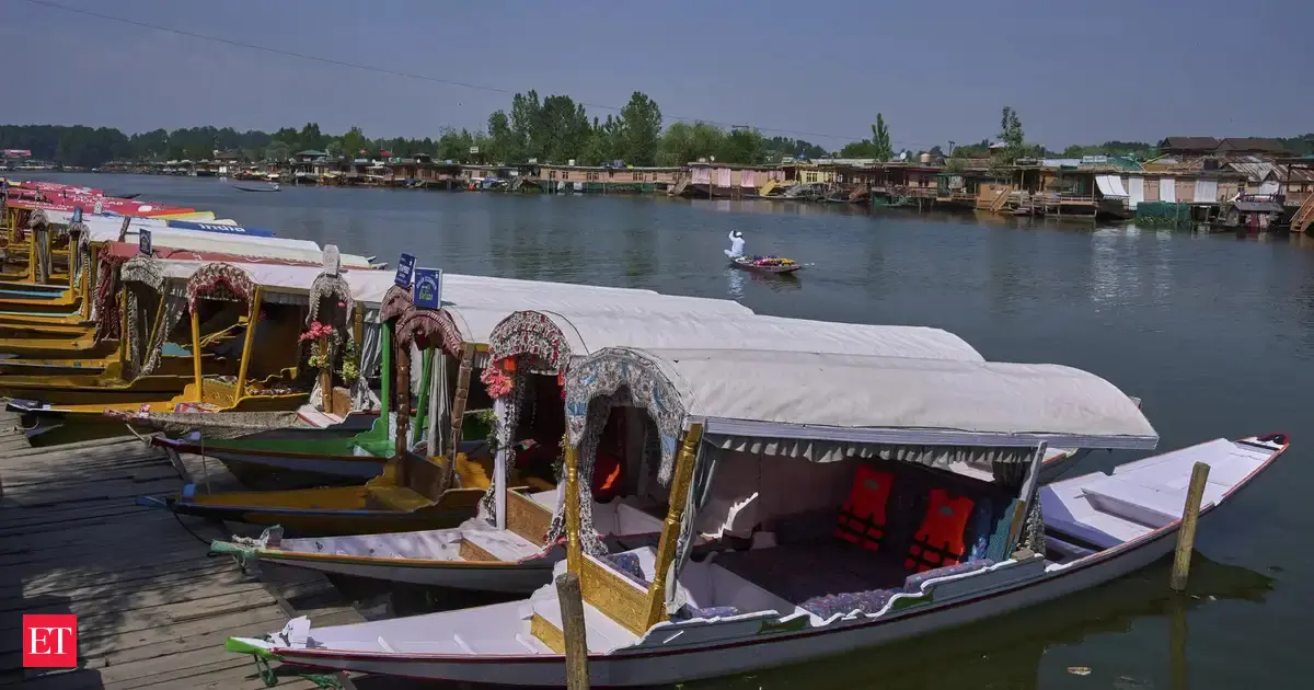 A glimmer of hope as tourism trickles back into Kashmir, three months after Pahalgam attack