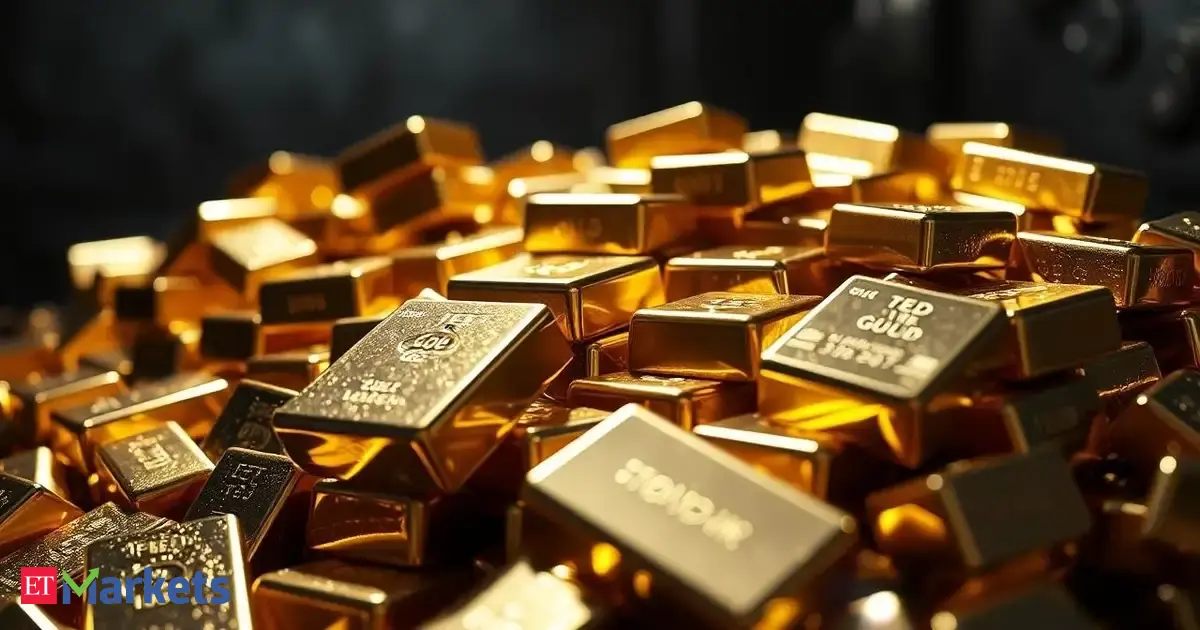 Gold flat as easing trade tensions offset boost from soft dollar