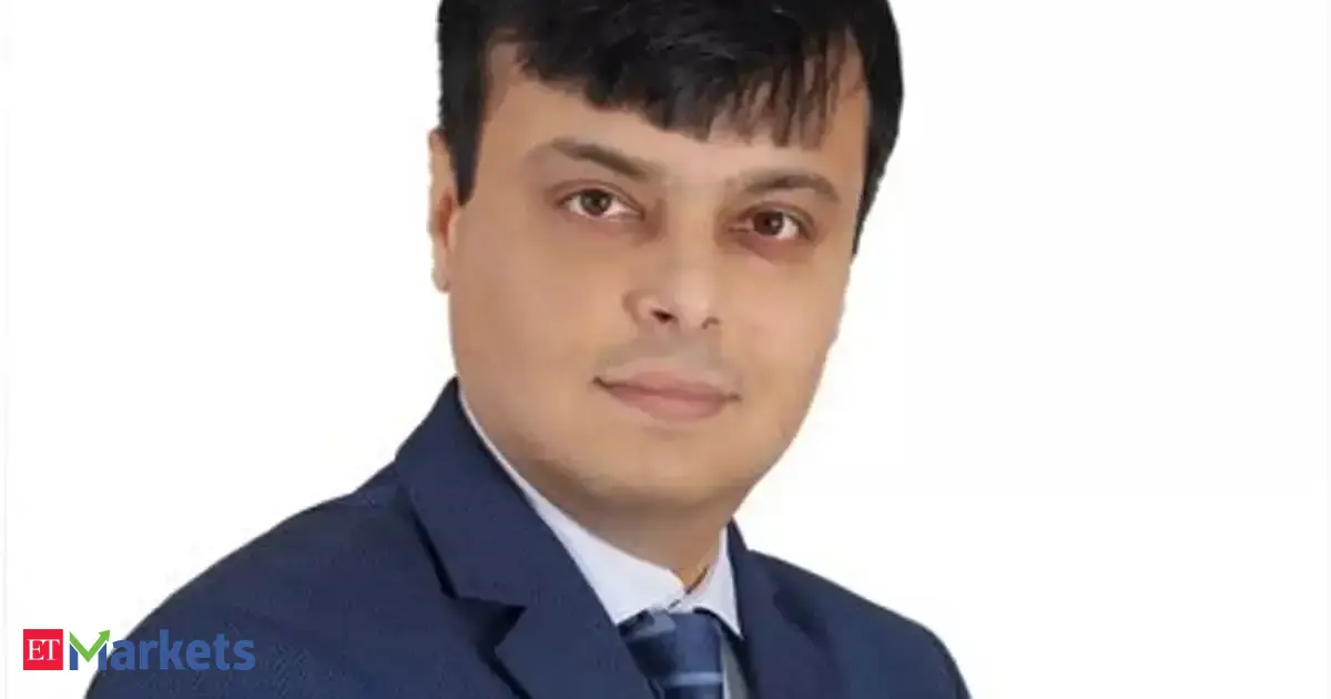 Cover short positions, a break above 24,890 needed to confirm bullish reversal: Vinay Rajani