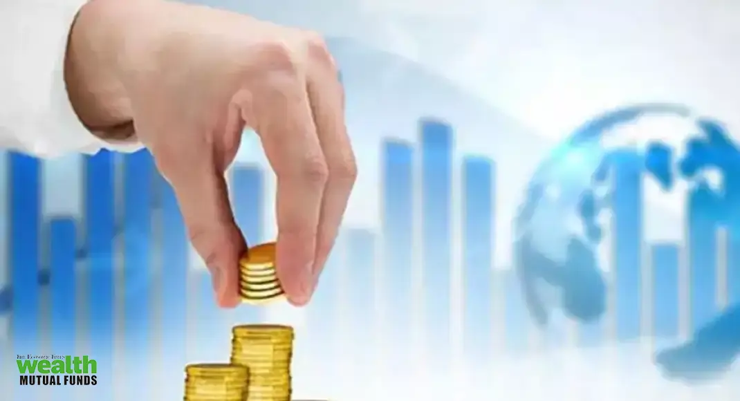 https://img.etimg.com/thumb/msid-122998052,width-1070,height-580,overlay-etwealthmutualfunds/slideshow.jpg