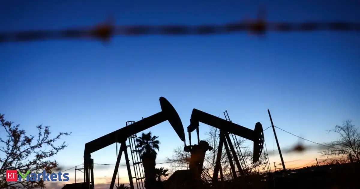 Oil prices rebound from 5-week low on Trump threats on Russian crude buyers
