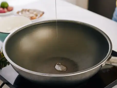 Mistake 2: Seasoning too early & incorrect timing