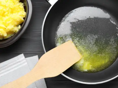 Mistake 1: Overcrowding the pan