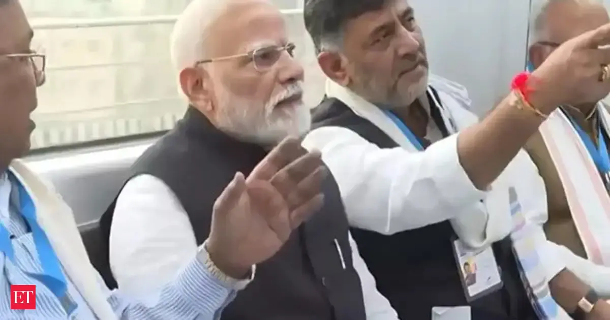 Image for article Shivakumar urges PM Modi to provide Rs 1.5 lakh cr in financial aid for infra projects in Bengaluru