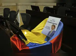 Colombia presidential hopeful Miguel Uribe dies after being shot in ...