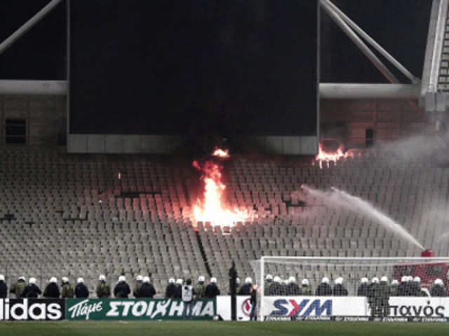 Clash between audience and the police at Olympic Stadium, Athens 