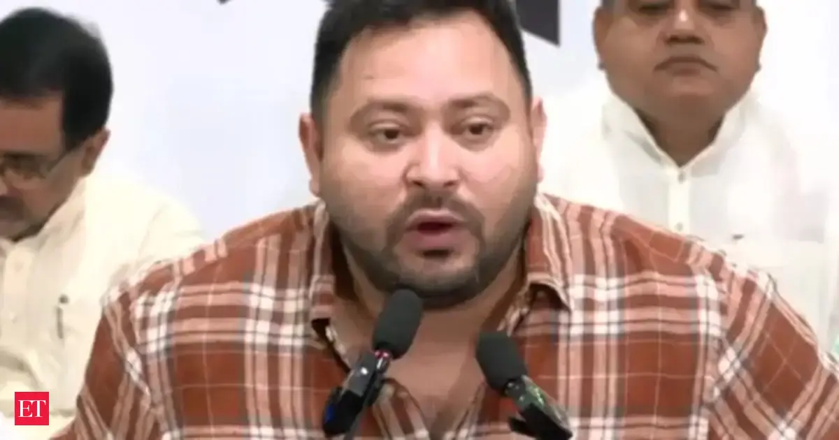 Tejashwi Yadav Accuses Election Commission of Bias, Alleges Duplicate Voter IDs in Bihar