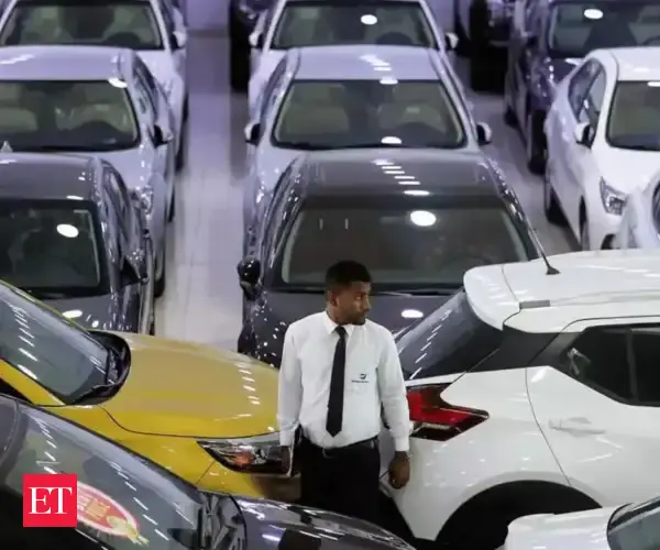 motoring passenger vehicle dispatches dip marginally in july on muted demand