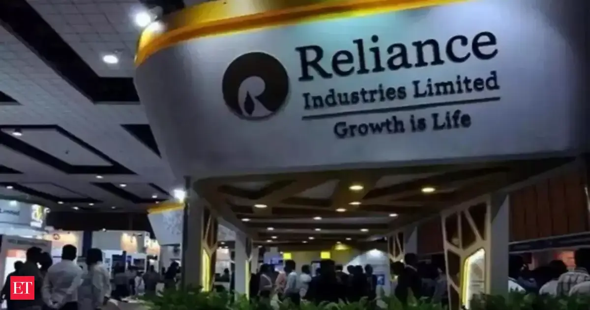 Reliance makes rare fuel oil purchase from HPCL, sources say