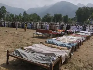 327 die after flash floods in northwest Pakistan in 48 hours - The ...