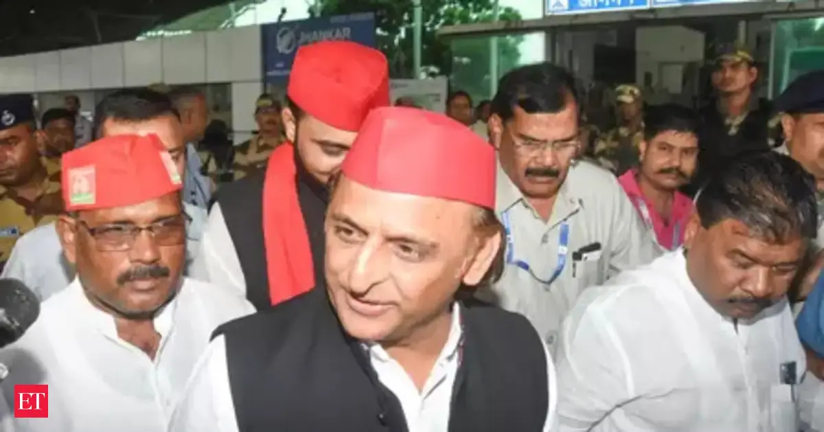 Akhilesh Yadav Enforces Discipline in Samajwadi Party Before 2027 Elections
