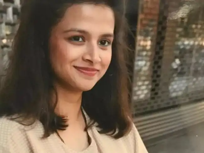 Actress married a Bollywood superstar, quit her career, and died at 32 ...