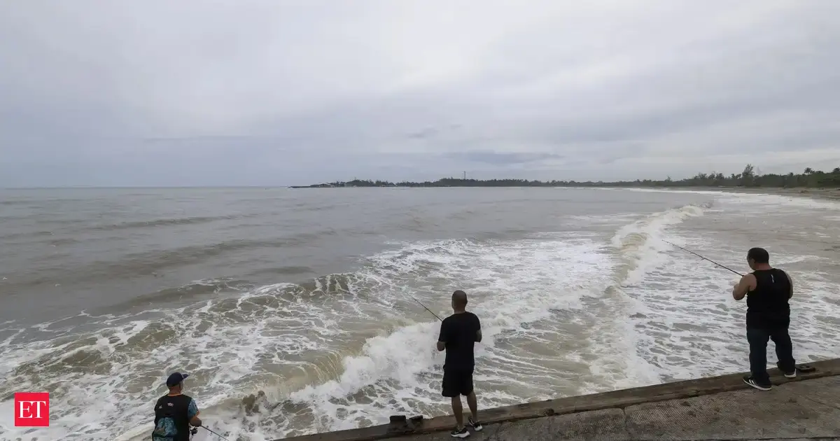 Hurricane tracker: Erin intensifies to Category 4 storm, emergency declared in parts of North Carolina, evacuation begins