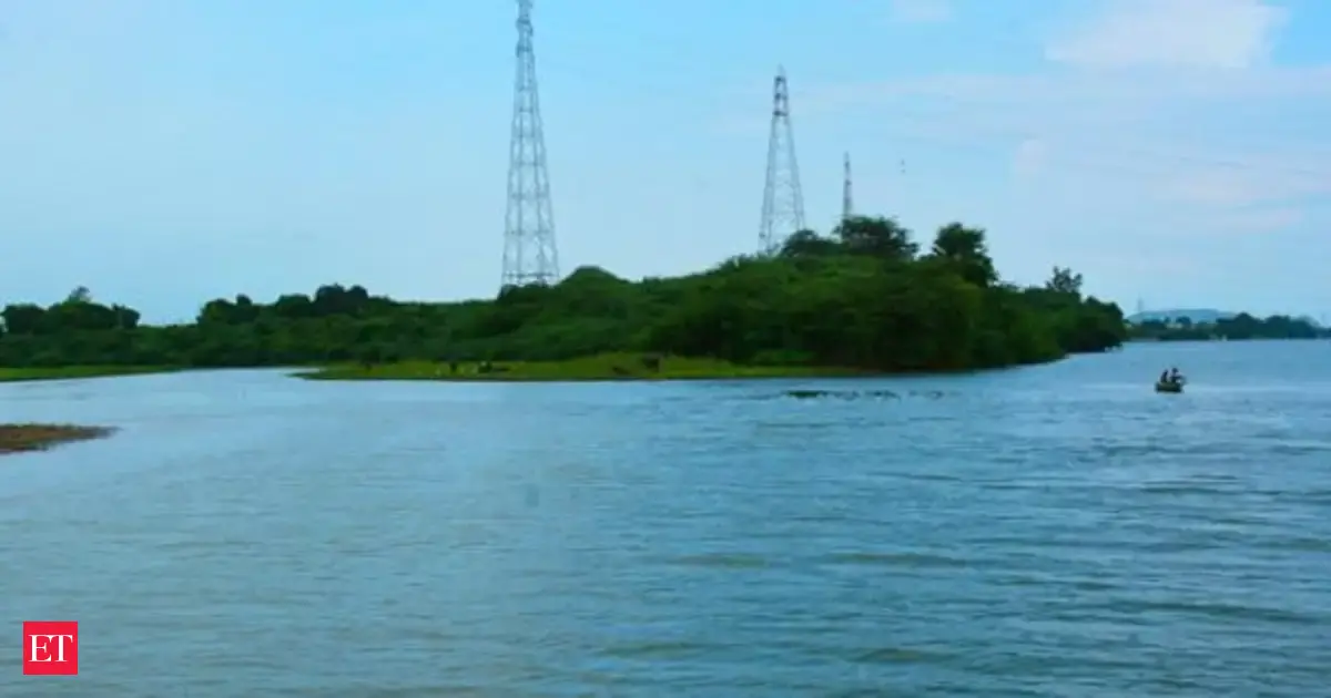 Krishna, Godavari rivers receiving heavy floodwater inflows in Andhra ...
