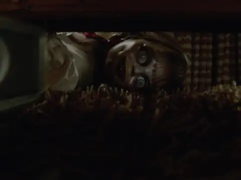 Annabelle strikes America, Annabelle (2014)