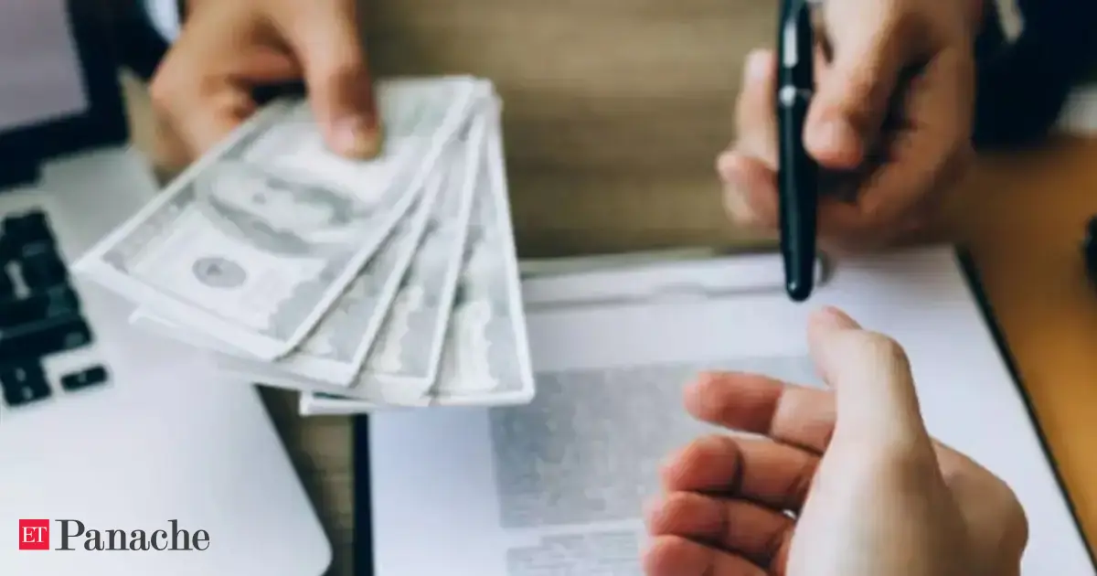 Employee claims his boss borrowed money and is not returning. Netizens offer advice on how to get it back