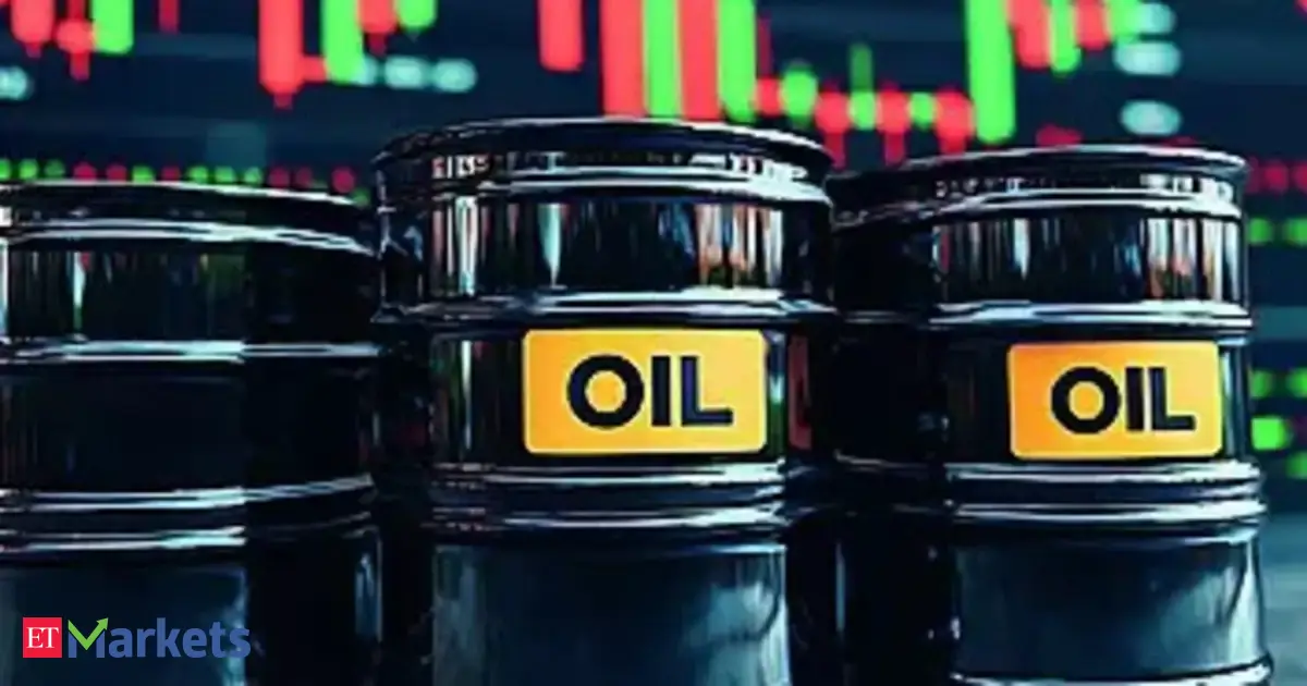 Hedge funds flip on solar and start betting against oil