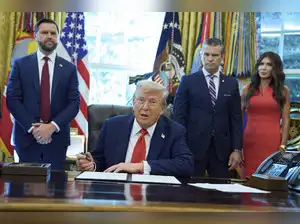 ‘Get out of the room’: Trump kicks out his Oval Office staff for