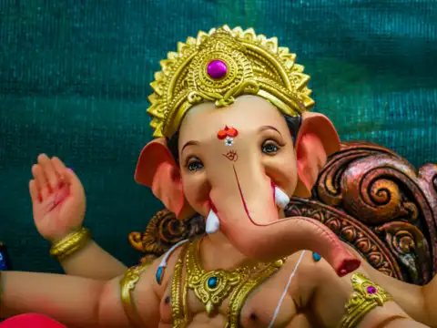&ldquo;Jai Ganesh Deva&rdquo;: Classic devotional energy
