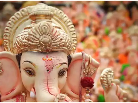 Ganesh Chaturthi ki hardik shubhkaamnayein!