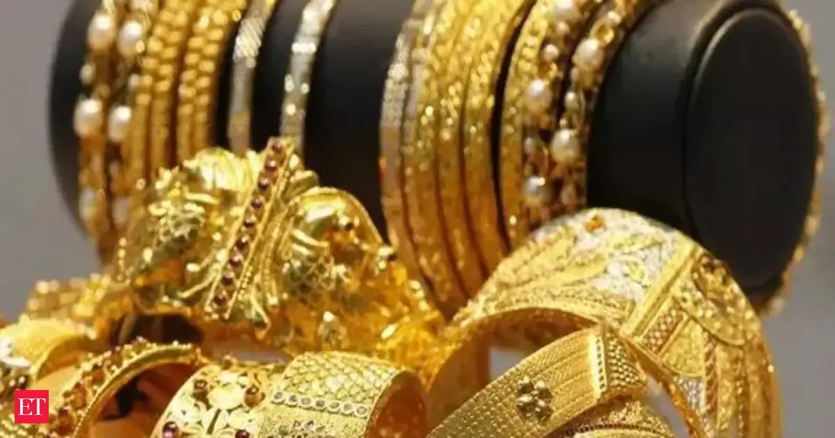 Indian jewellers stock up for festive season; activity muted elsewhere