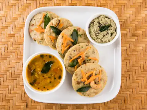 Idli with Chutney