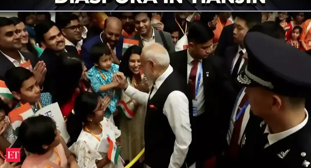 PM Modi meets Indian diaspora in Tianjin, welcomed with cultural performances by Chinese artists