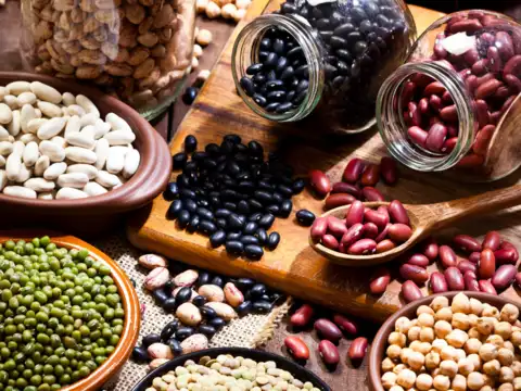 Low‑carbohydrate emphasis