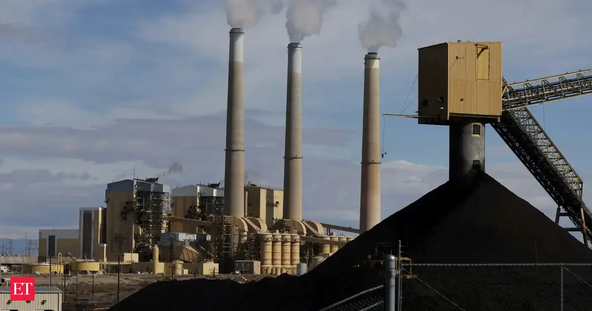 India cuts fossil electricity output as clean generation hits new peak