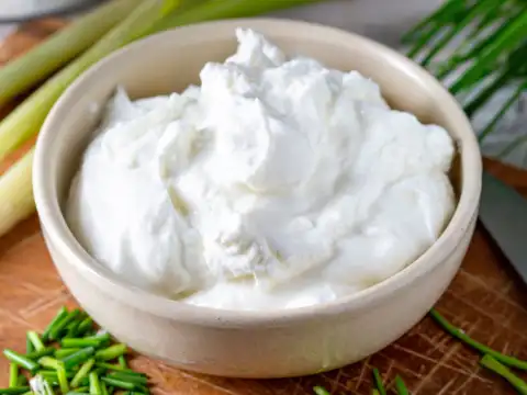 Yogurt/curd with live cultures