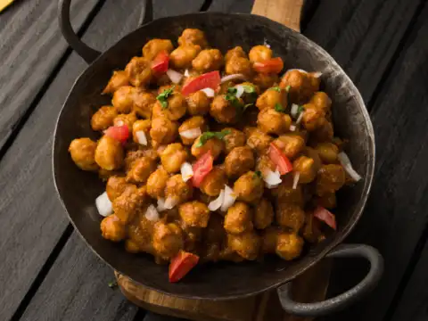  Zinc‑containing foods (dal, chana, rajma, meats, seeds)